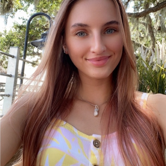 Meet your Posher, Sierra - Picture 8 of 11